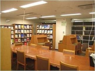 図書館（西館10階医局内）