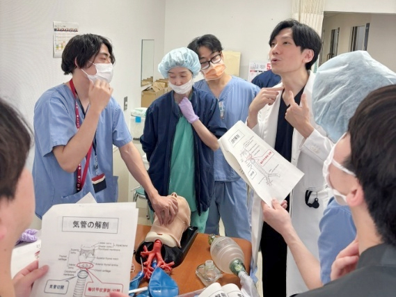 麻酔研修写真 呼吸器外科医による緊急気道確保講義
